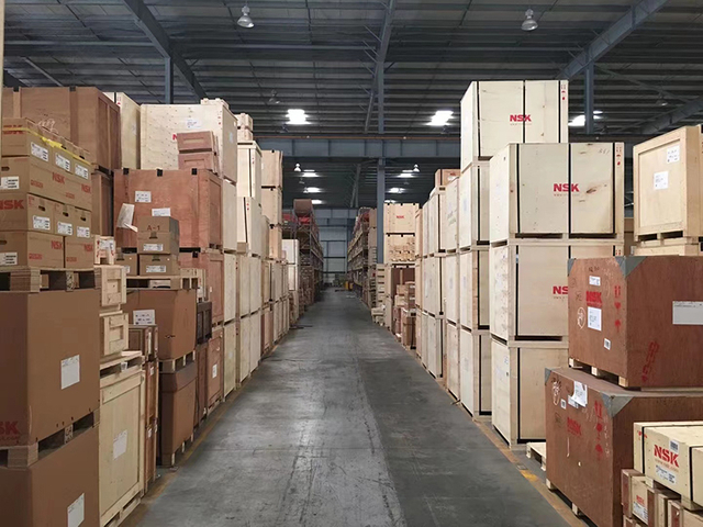 Palier lisse sphérique pour machine à forger