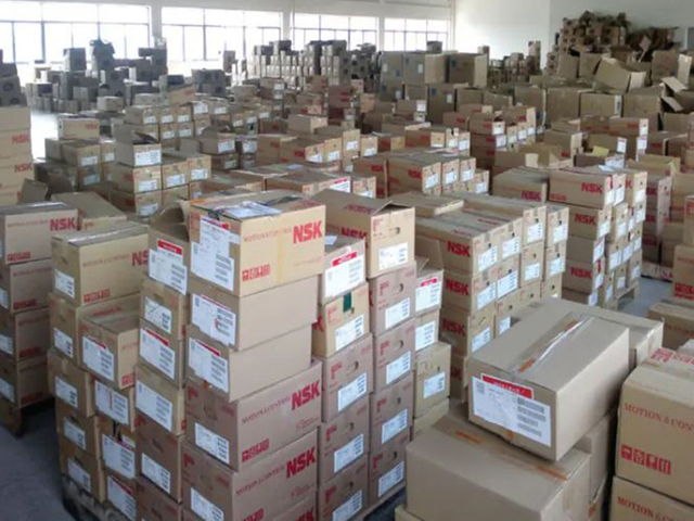 Roulement à rouleaux droit